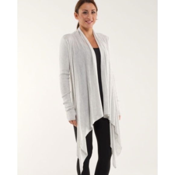 Lululemon Universal Wrap
